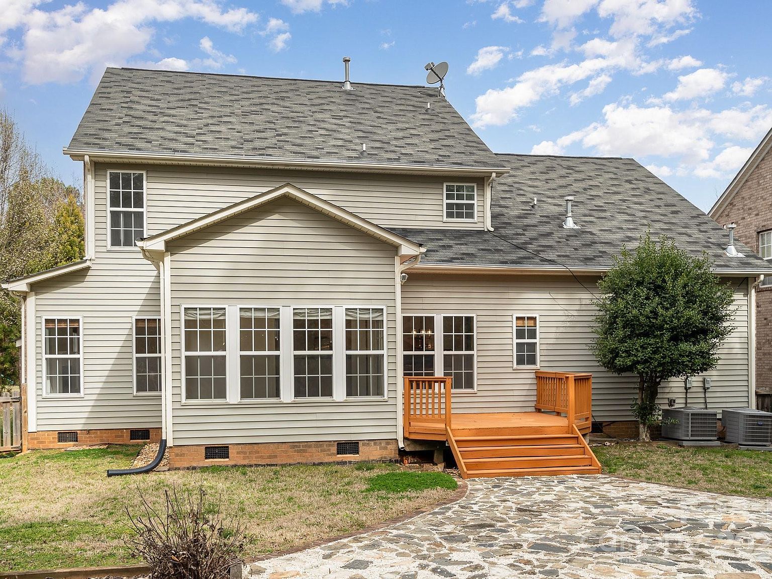 5672 Wrenfield Ct Charlotte, NC 28277 - Thumbnail 3