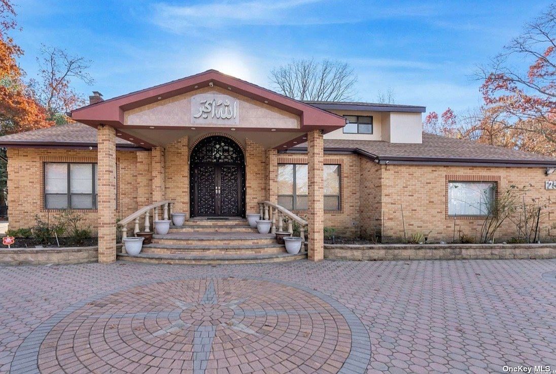 258 Half Hollow Rd Dix Hills, NY 11746 - Thumbnail 3