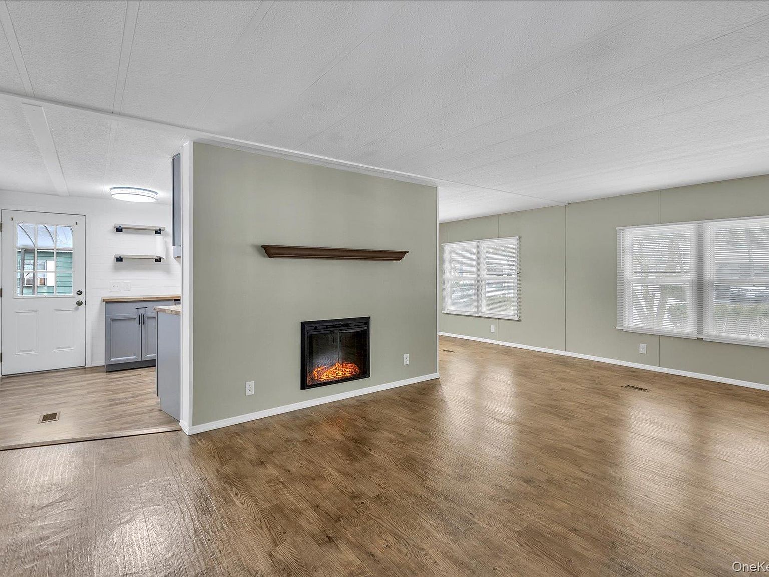 525183 Riverleigh Ave Riverhead, NY 11901 - Thumbnail 3