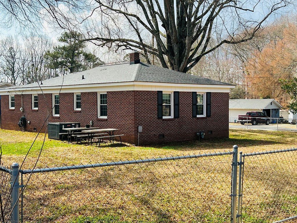 101 Billee St Greenwood, SC 29649 - Thumbnail 3