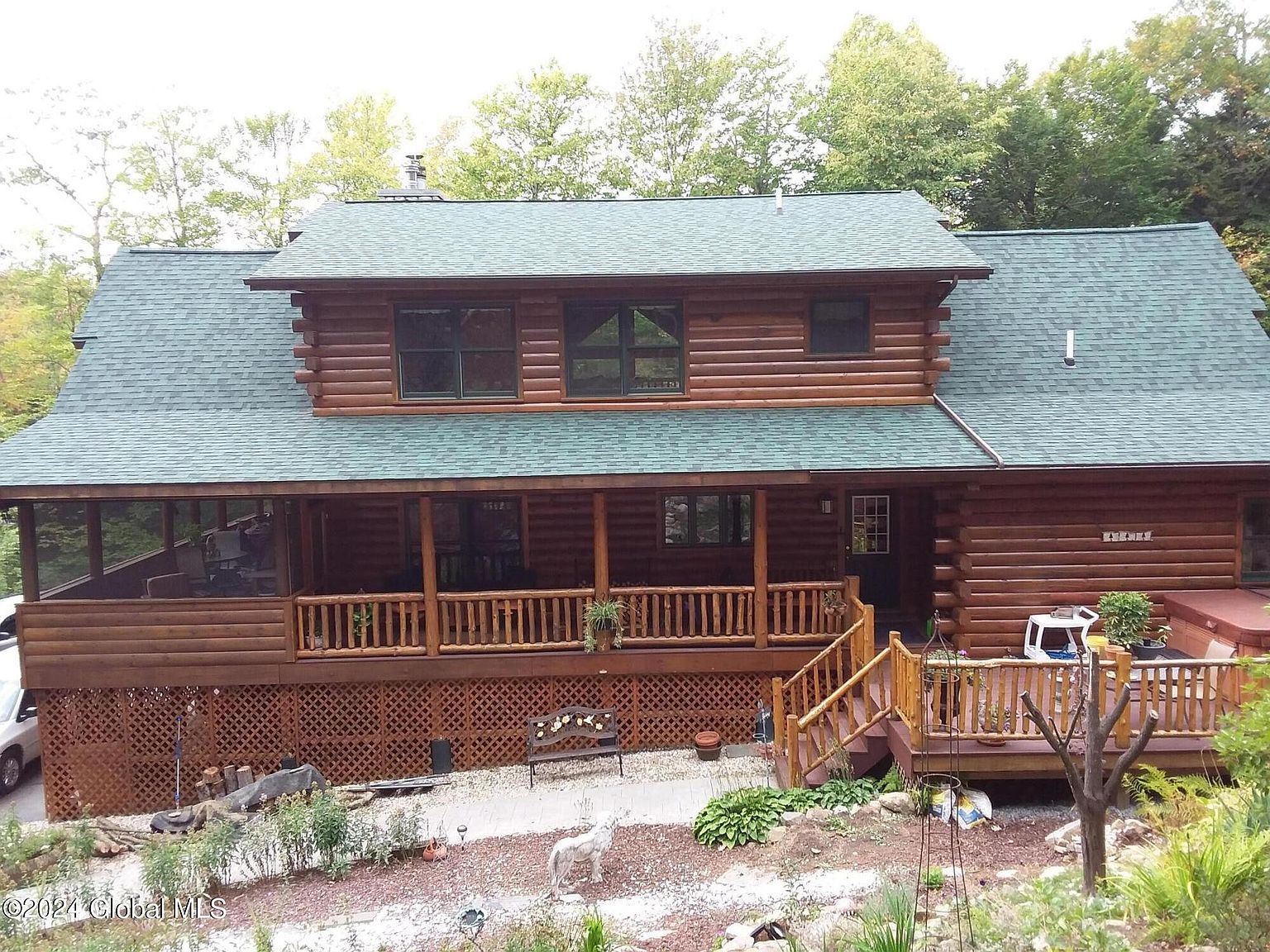 33 Deer Creek Rd Diamond Point, NY 12824 - Thumbnail 3