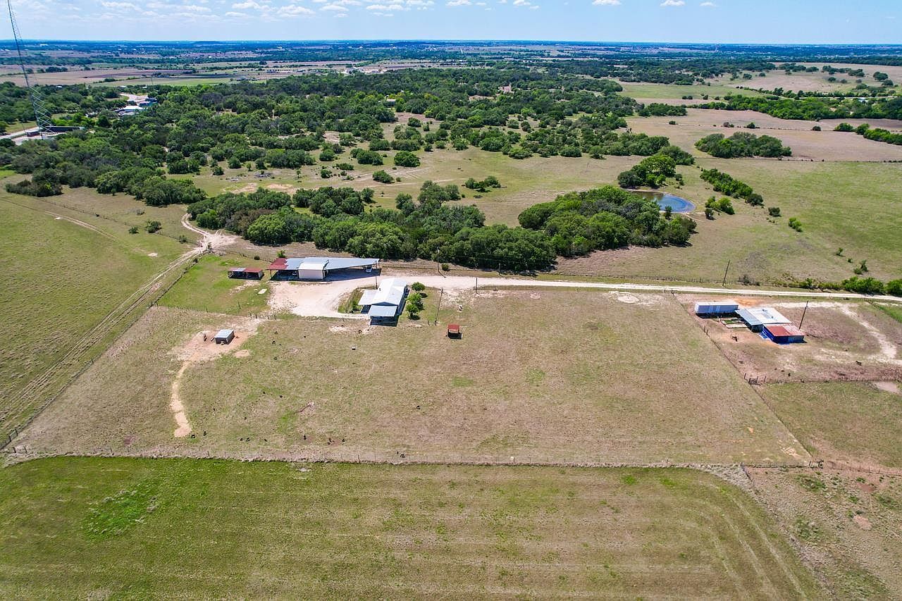 815 County Road 226 Florence, TX 76527 - Thumbnail 3