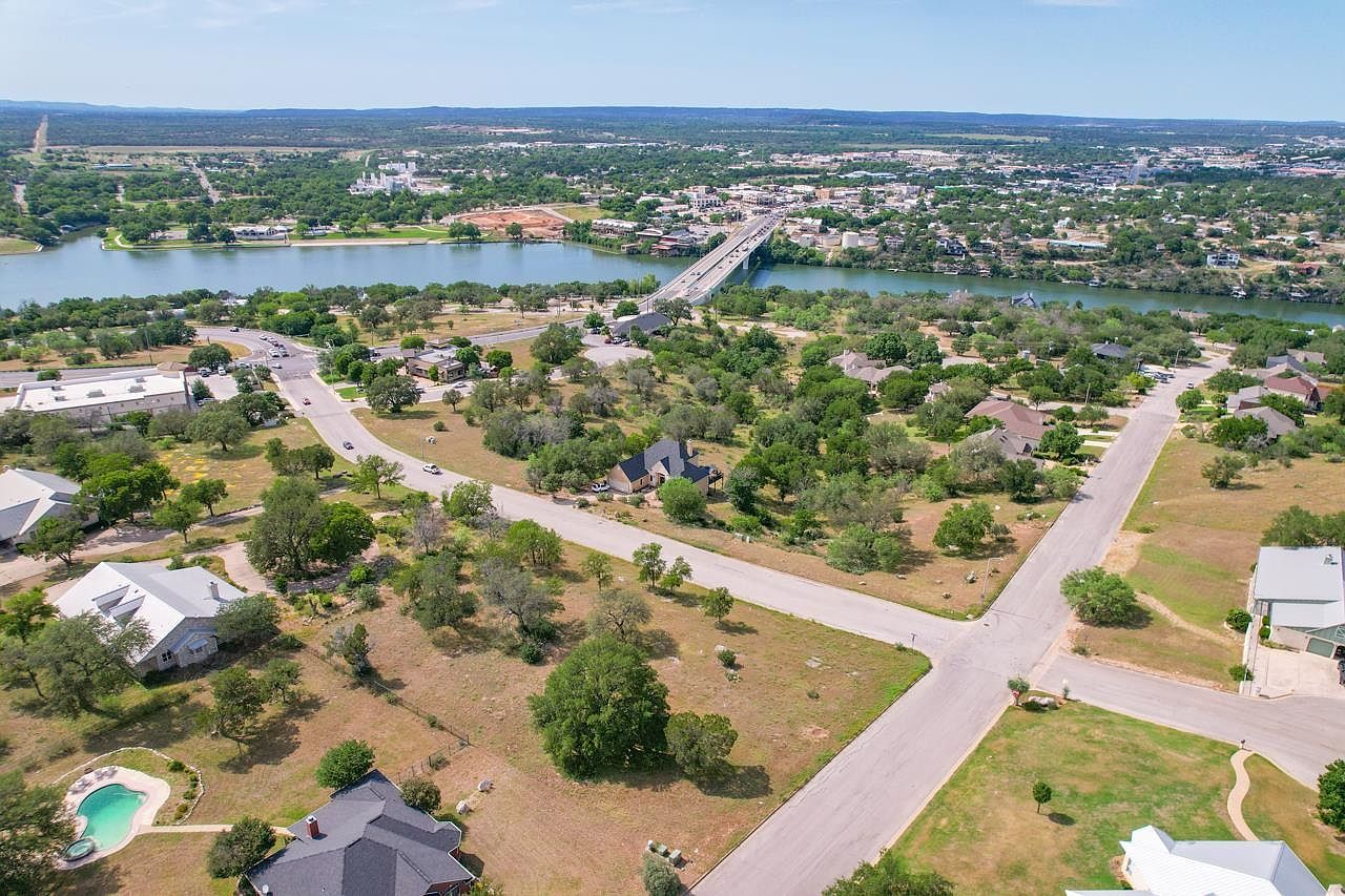 Gateway Pkwy Marble Falls, TX 78654 - Thumbnail 3