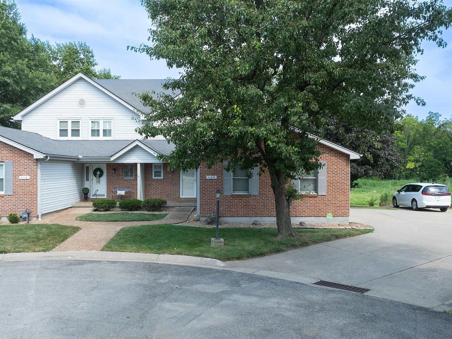 109 Walnut Park Dr Sedalia, MO 65301 - Thumbnail 3