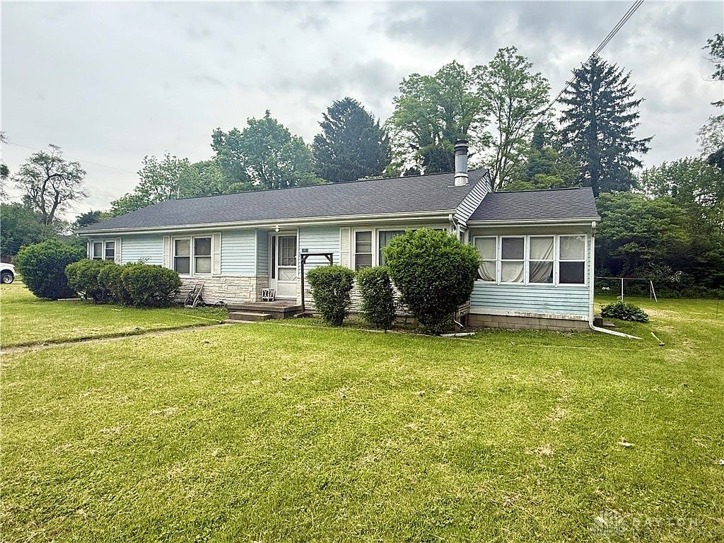 2002 Scioto Dr Springfield, OH 45506 - Thumbnail 3