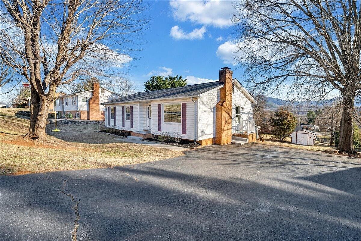 2718 Fletcher St Salem, VA 24153 - Thumbnail 3