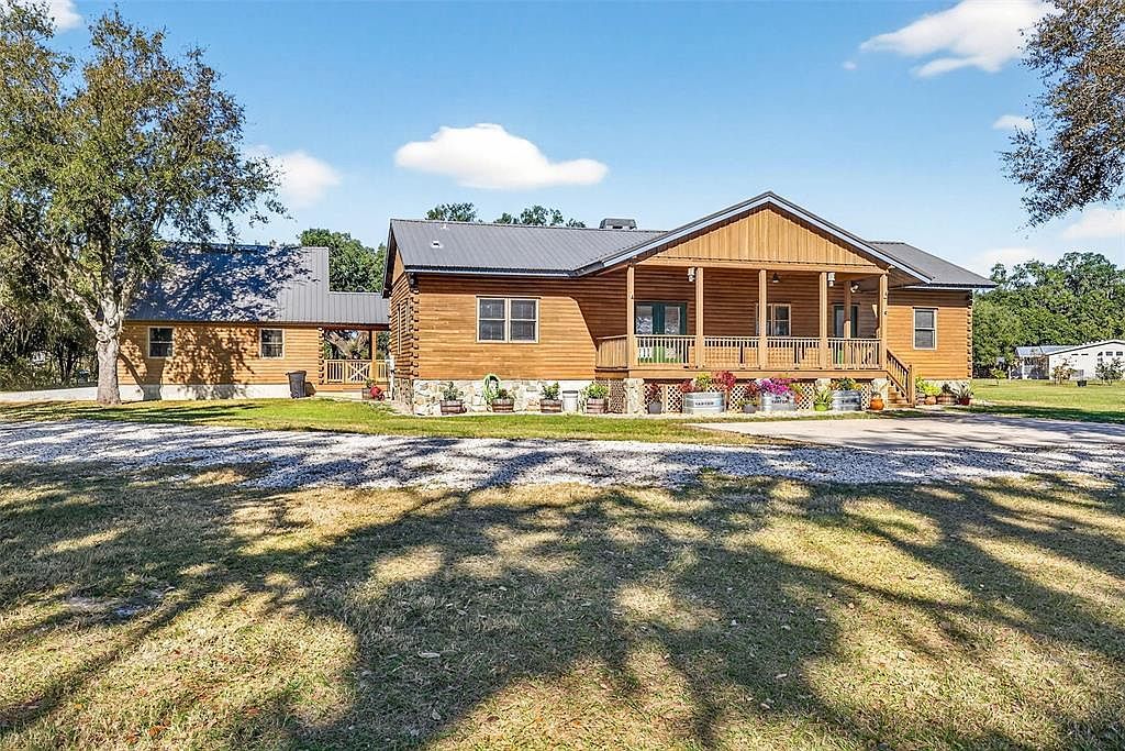 6750 Sutton Oaks Ln Zephyrhills, FL 33541 - Thumbnail 3