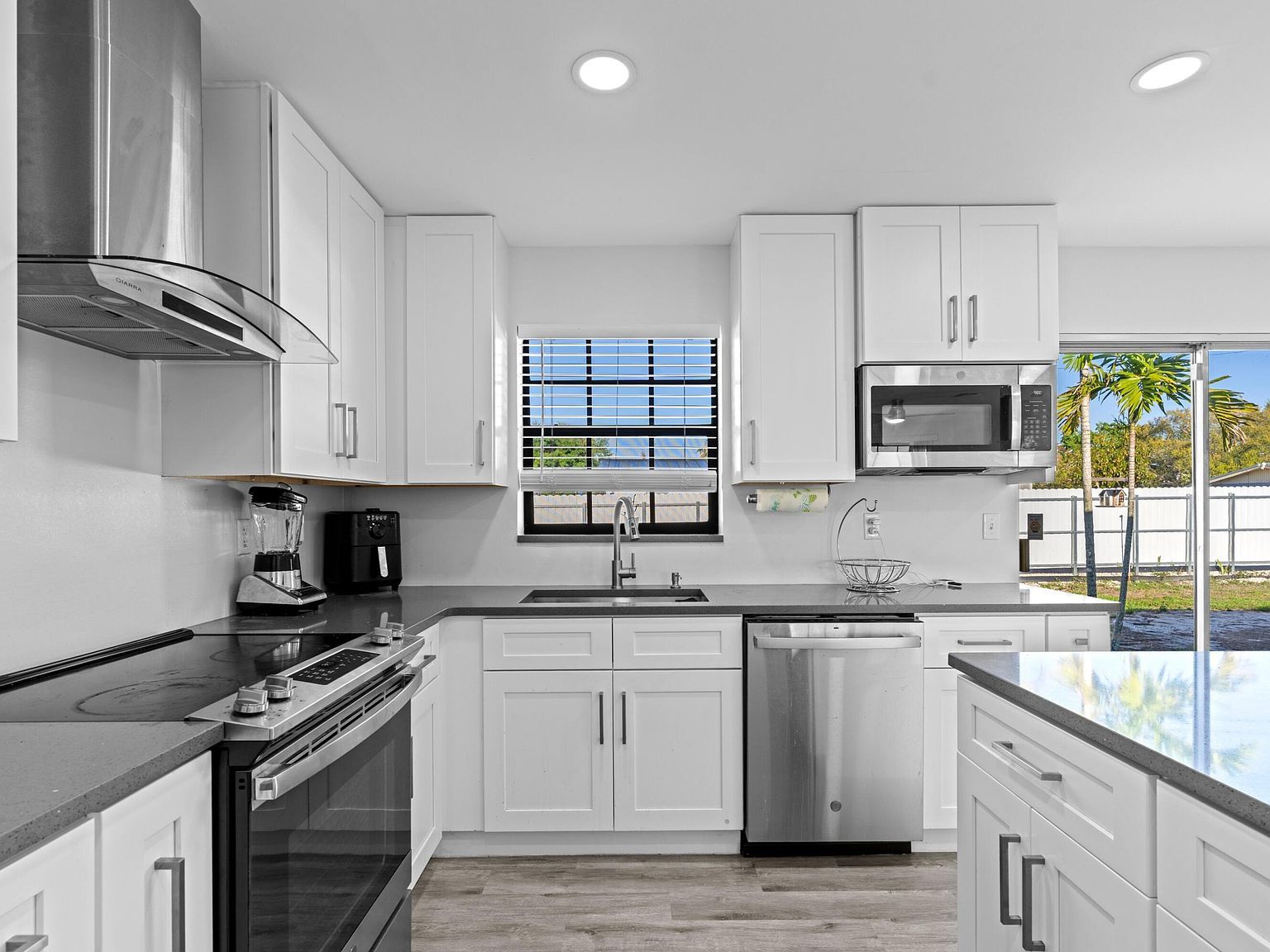 1713 Roy Dr West Palm Beach, FL 33415 - Thumbnail 3