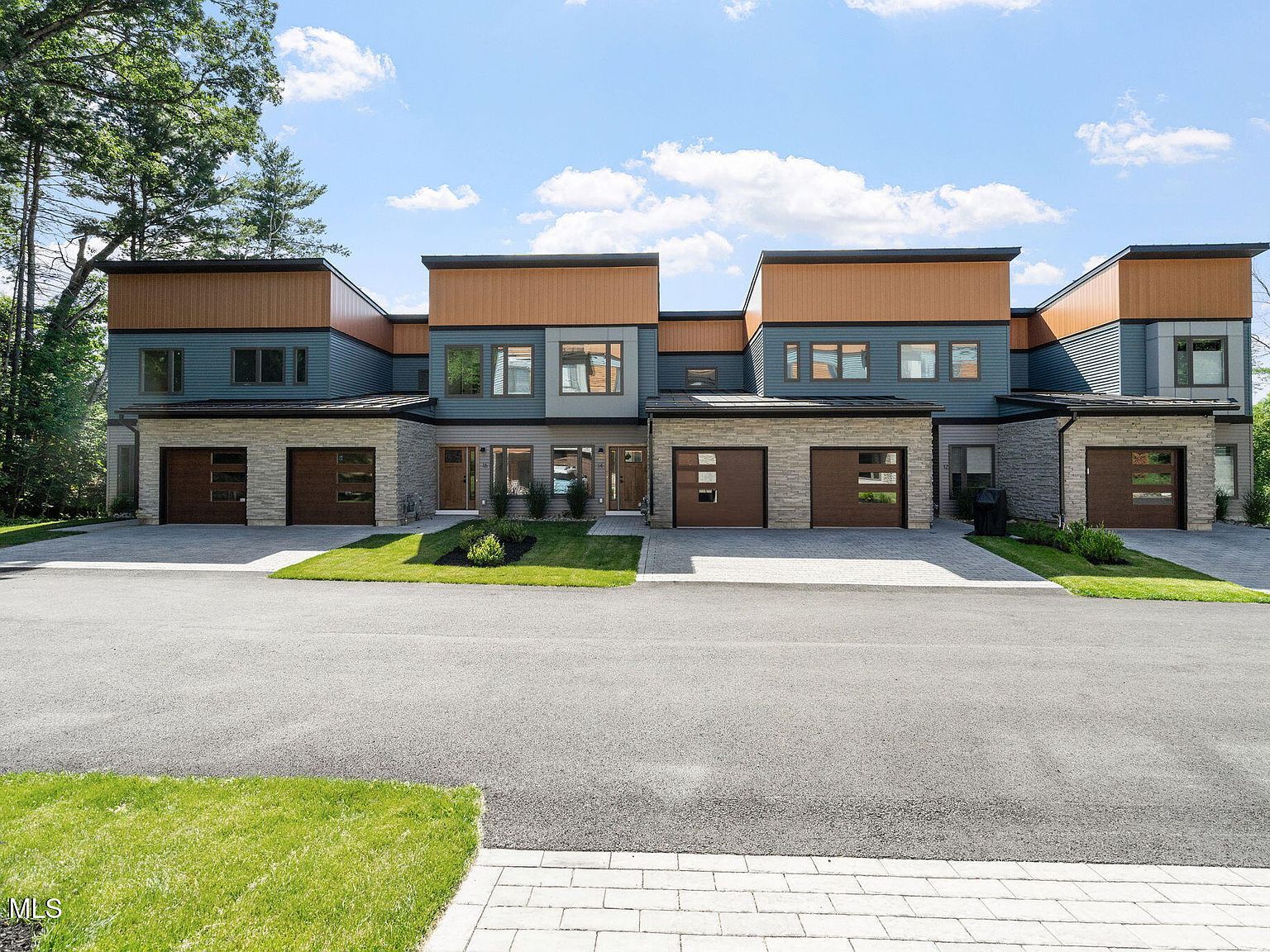 14 Footpath Way Lake George, NY 12845 - Thumbnail 3