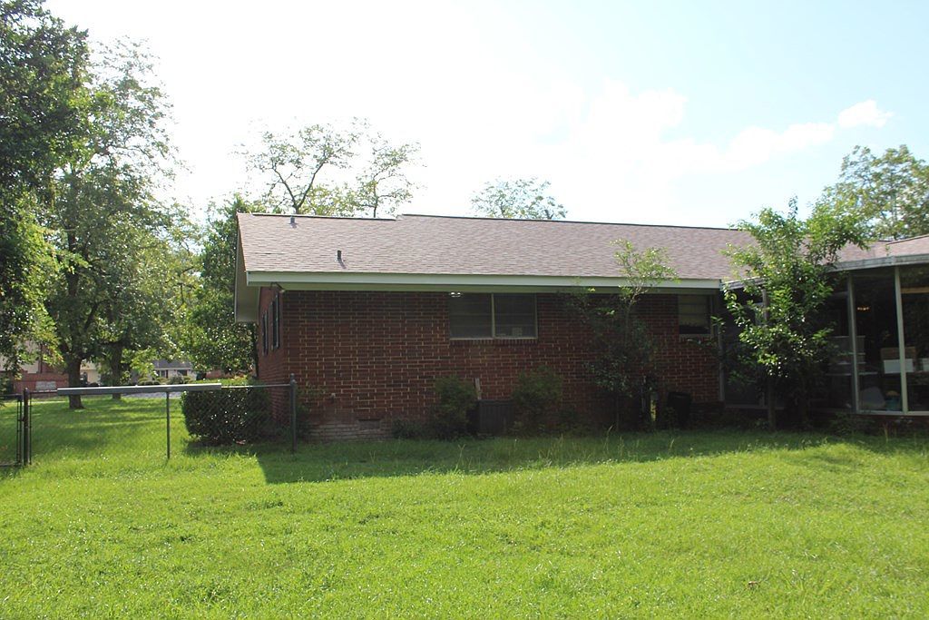 2609 N Emmett Dr Tifton, GA 31794 - Thumbnail 3