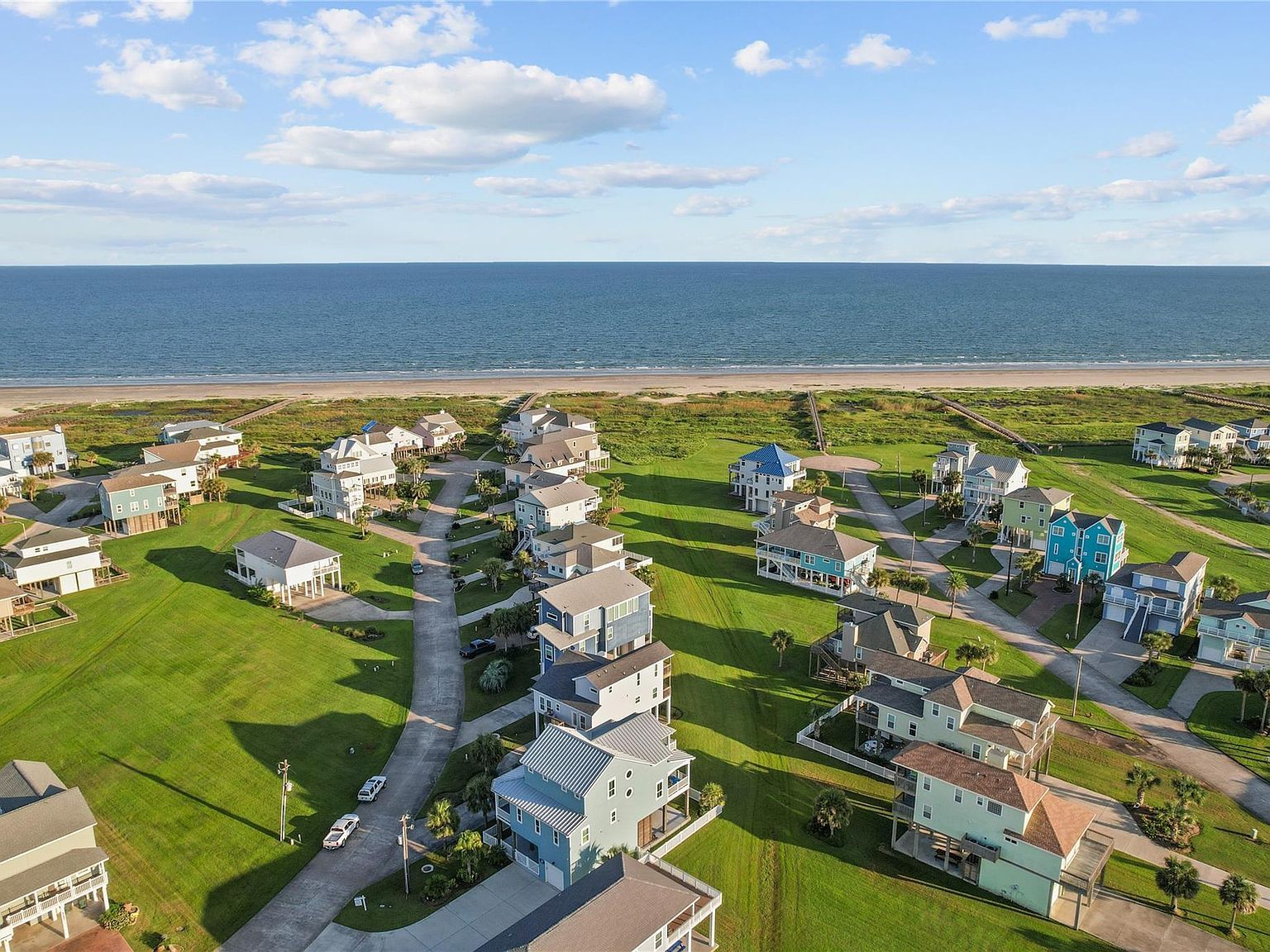 4114 Defender Ln Galveston, TX 77554 - Thumbnail 3