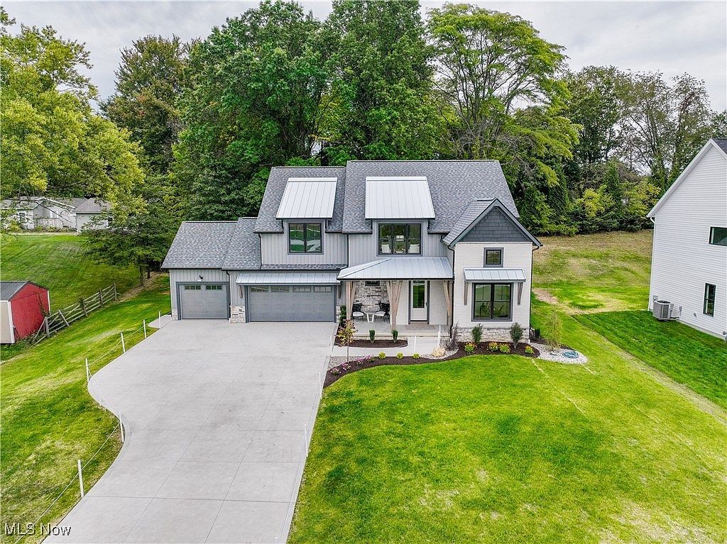 550 Woodlands Glen Ave Hartville, OH 44632 - Thumbnail 3