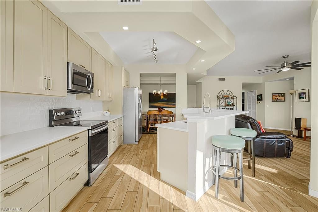 2220 Arielle Dr APT 2006 Naples, FL 34109 - Thumbnail 3