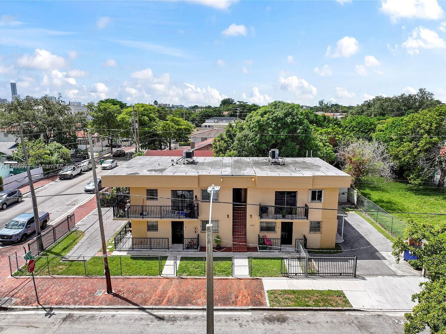 502 SW 13th Ave Miami, FL 33135 - Thumbnail 3