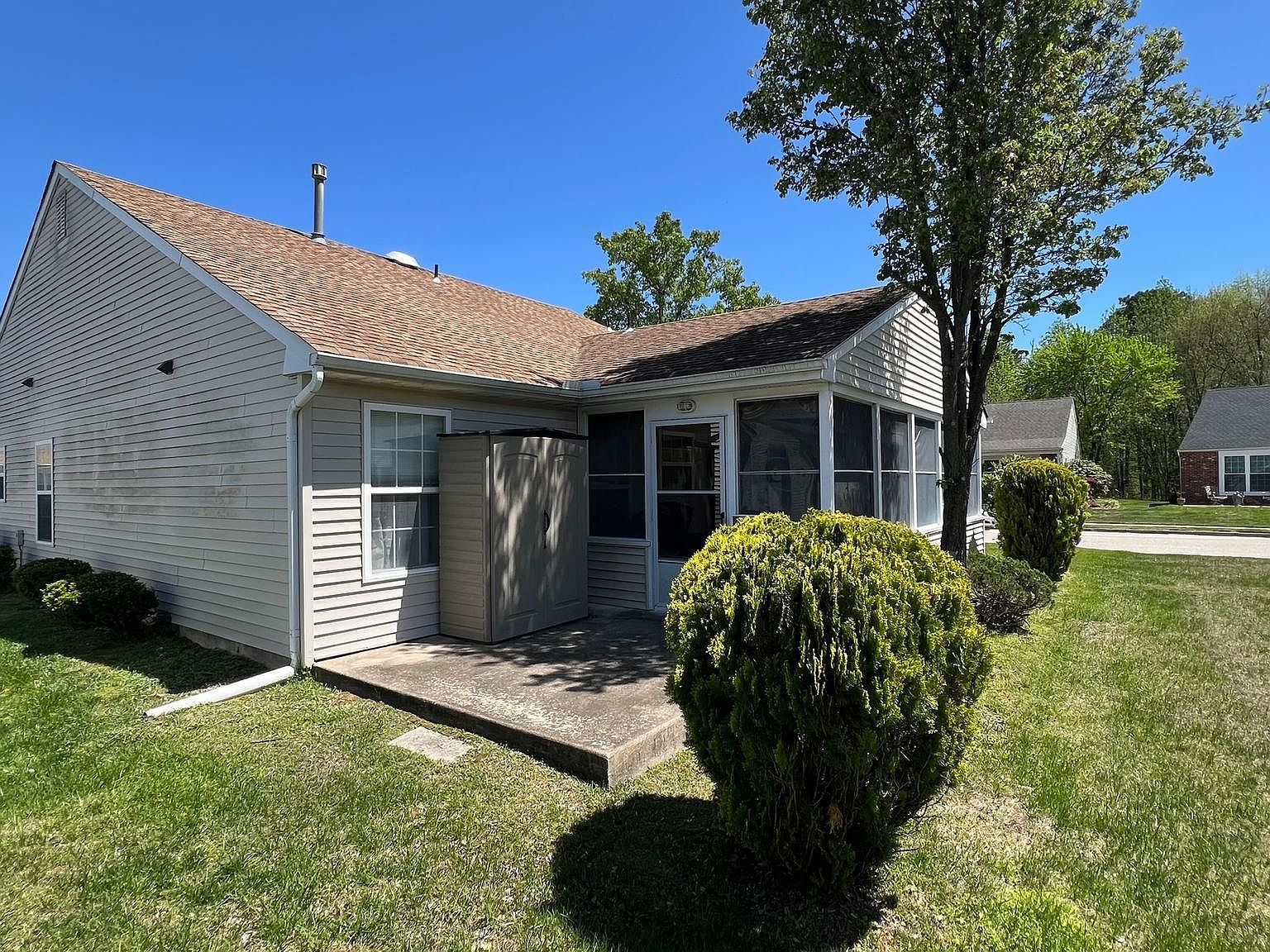 402 Paradise Rd Williamstown, NJ 08094  | Single Family