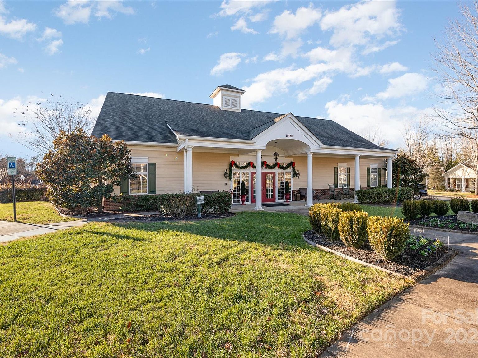 10105 Bishops Gate Blvd Pineville, NC 28134  | Single Family