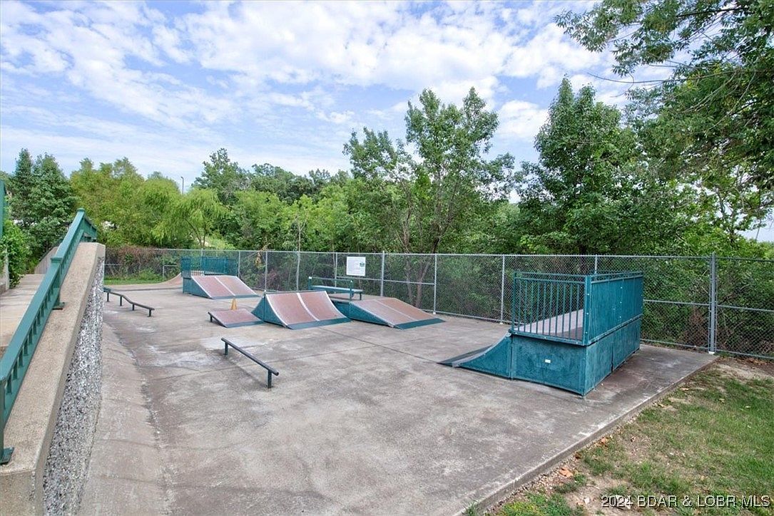 Tbd Albany Dr Lake Ozark, MO 65049  | Land/Lot