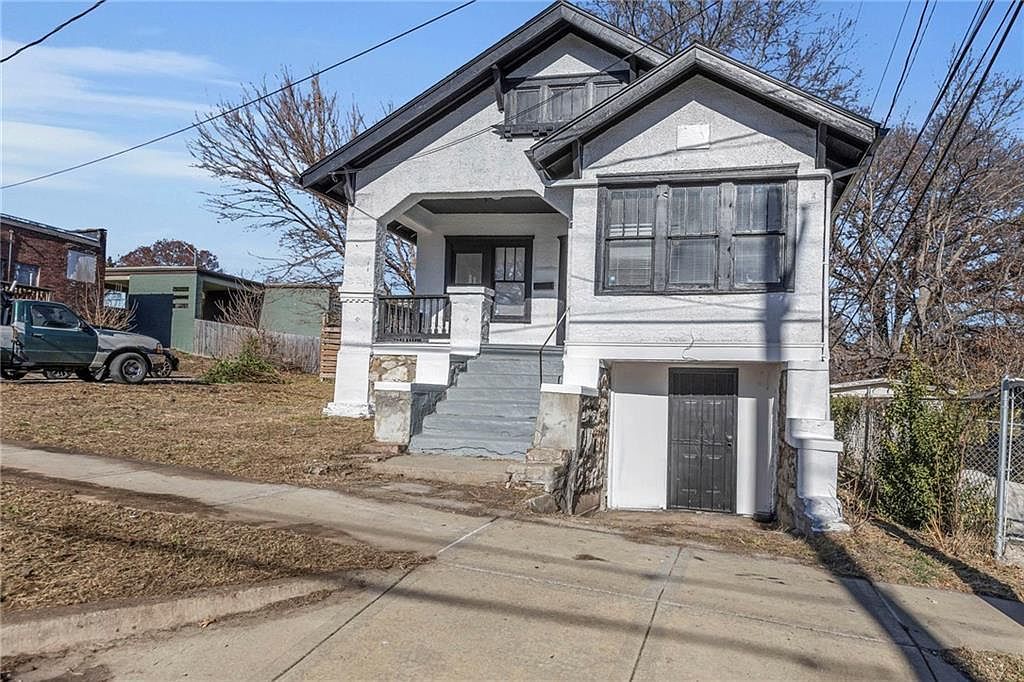 1406 E 45th St Kansas City, MO 64110  | Single Family