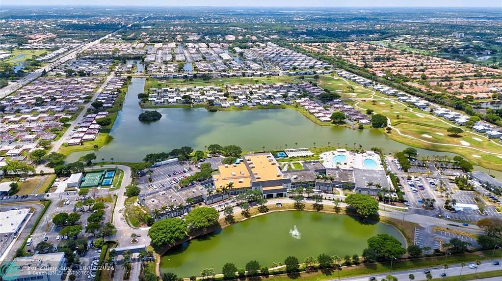 95 Waterford Cir #D Delray Beach, FL 33446 | Condominium