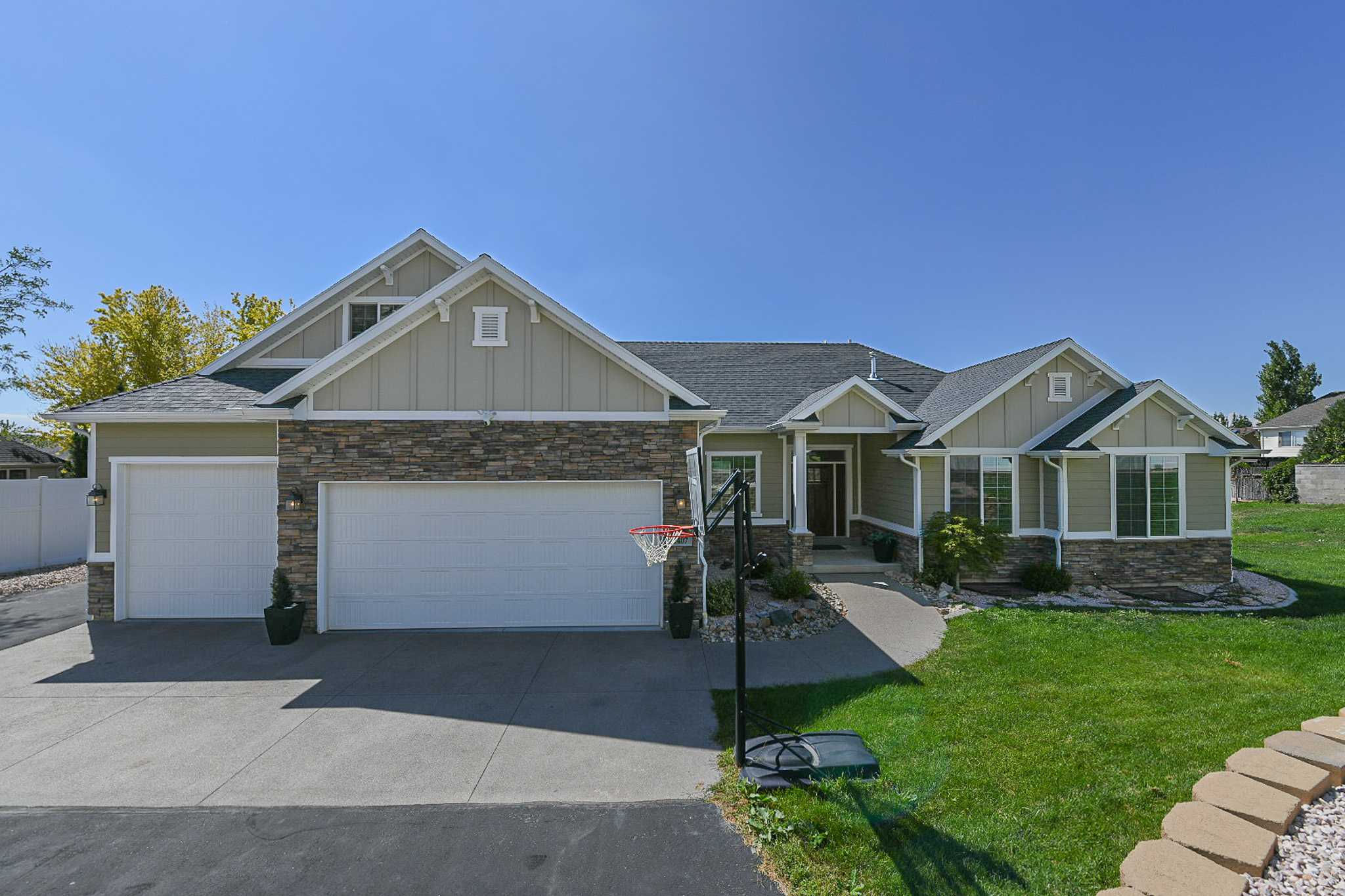 1407 North Mountain Road, Ogden, UT, USA, 84404 - Thumbnail 2