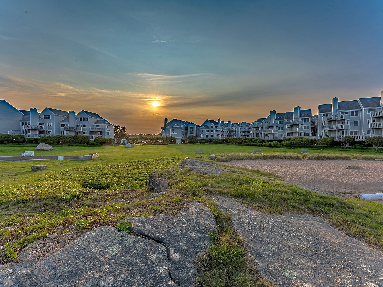 2 Mansfield Grove Rd APT 374 East Haven, CT 06512 | Condominium