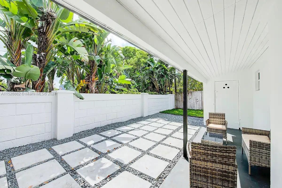 300 SW 23rd St Fort Lauderdale, FL 33315 | Multi Family