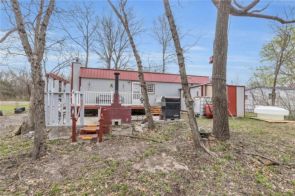 34 Hackberry Dr Mound City, KS 66056  | Single Family