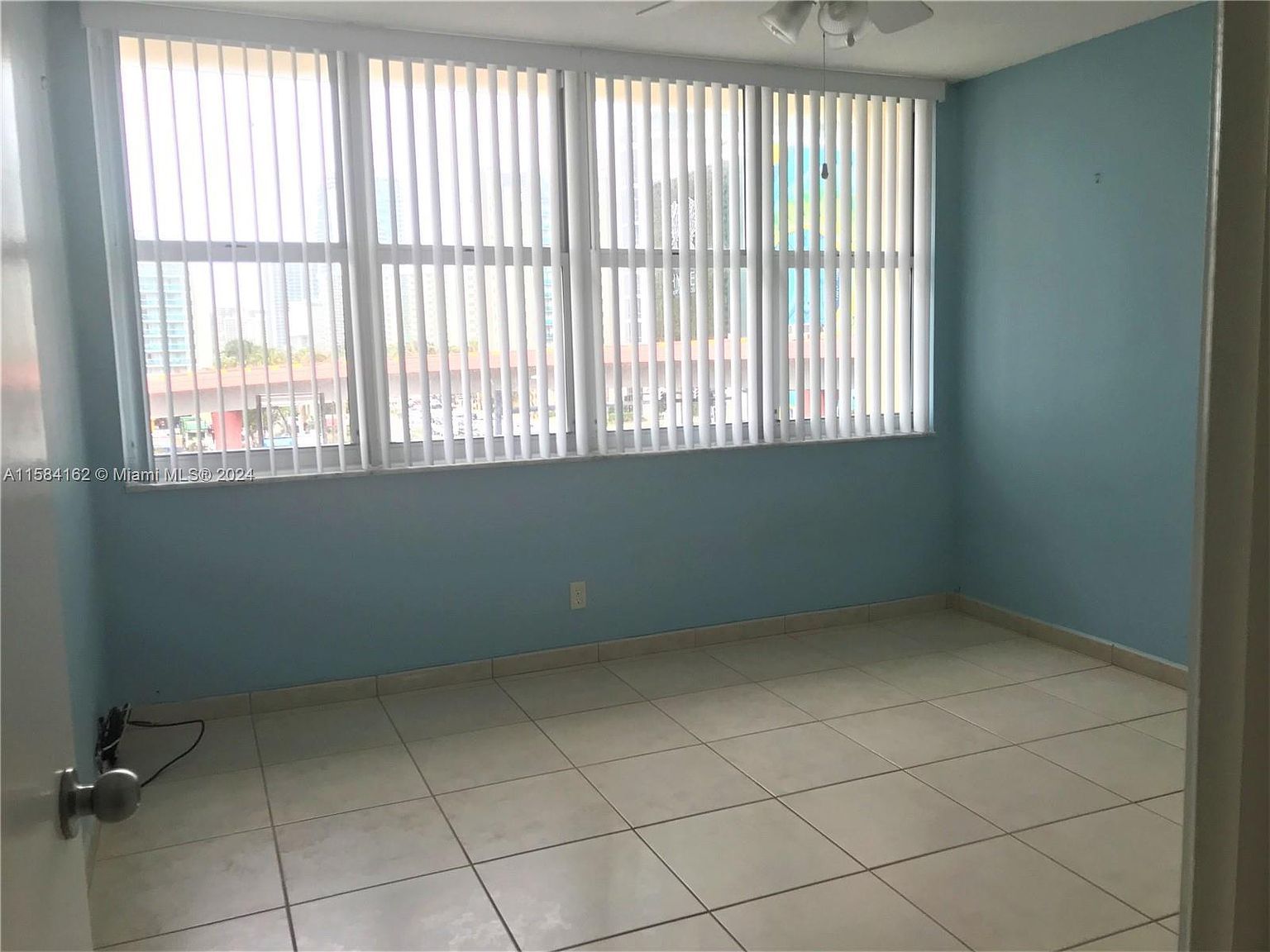 1825 S Ocean Dr APT 401 Hallandale, FL 33009 | Condominium