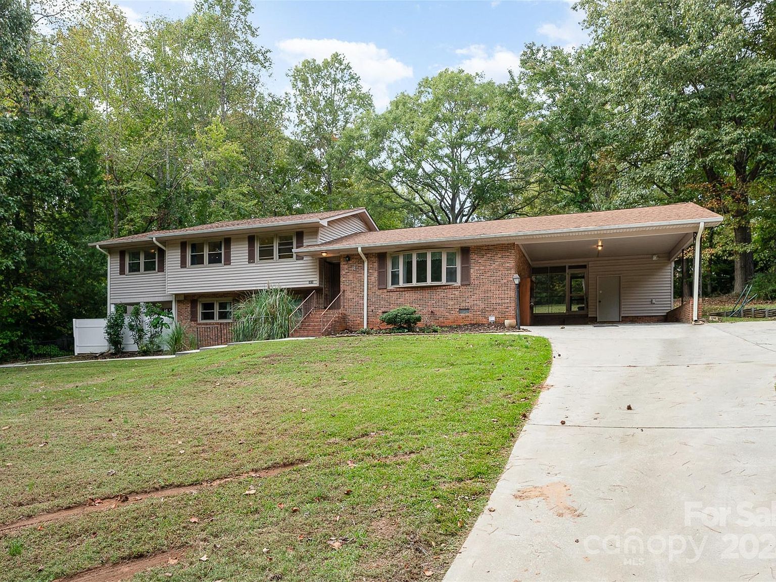 1014 E Meadow Dr Lancaster, SC 29720  | Single Family