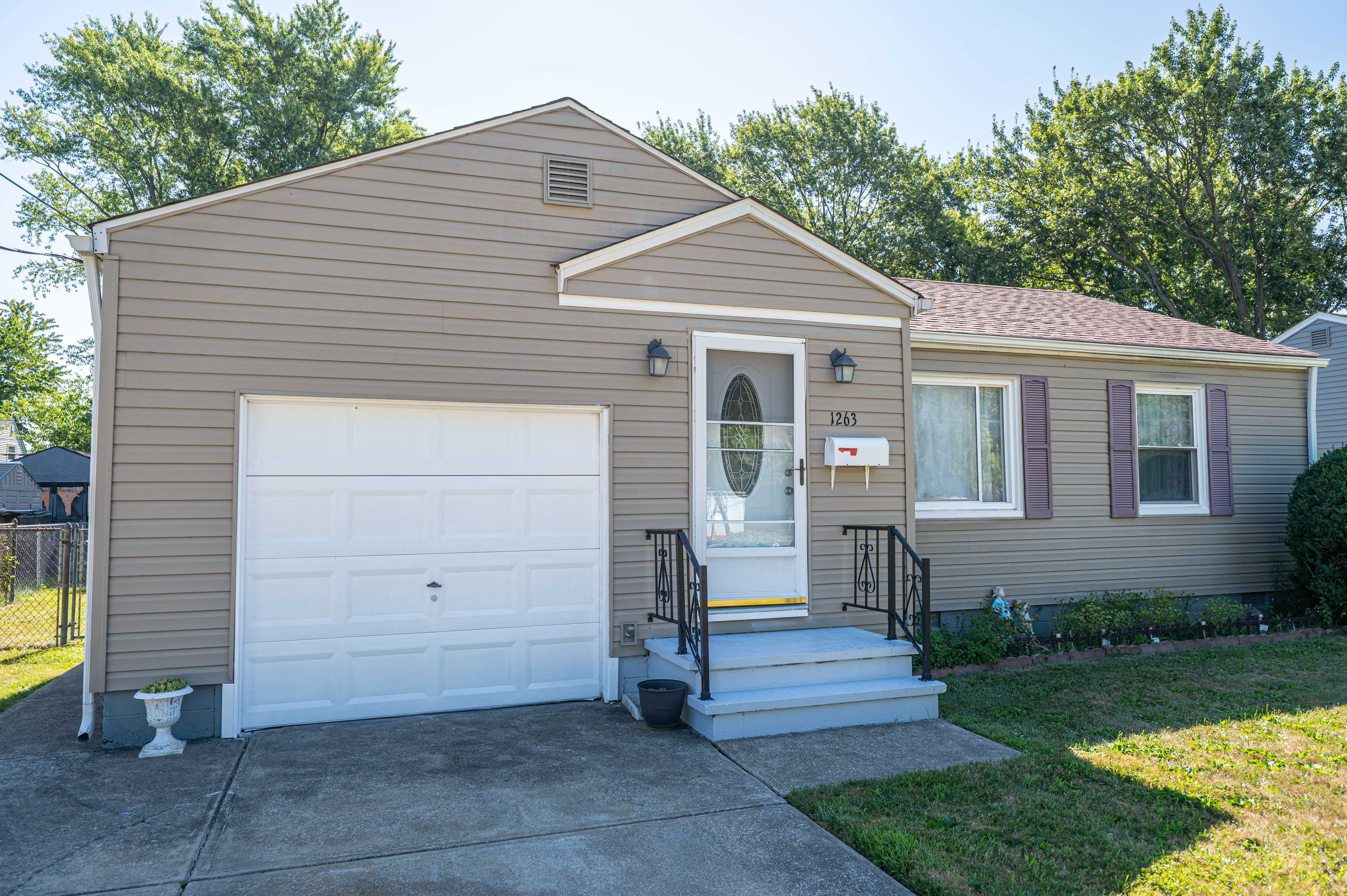 1263 Jakse Dr, Eastlake, OH, USA, 44095 - Thumbnail 3