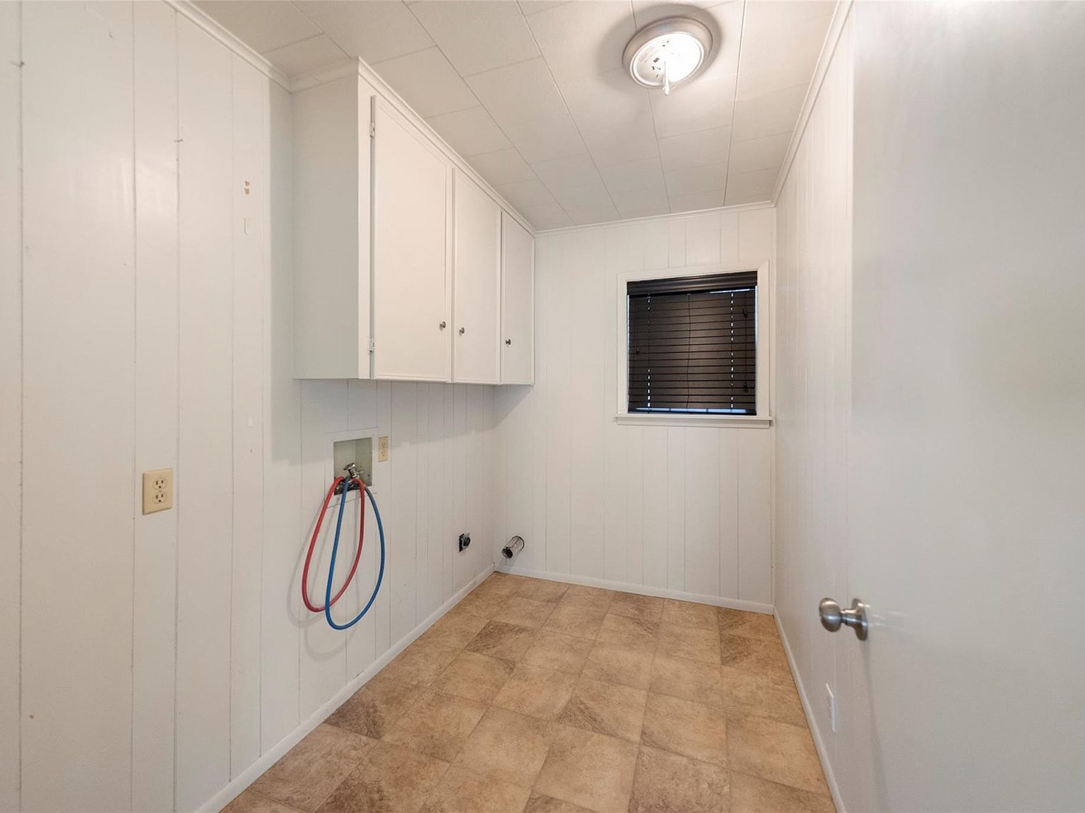 1414 E Main St Madisonville, TX 77864 | Single Family