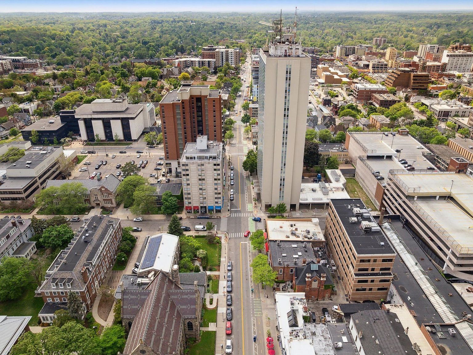 555 E William St APT 14A Ann Arbor, MI 48104  | Condominium