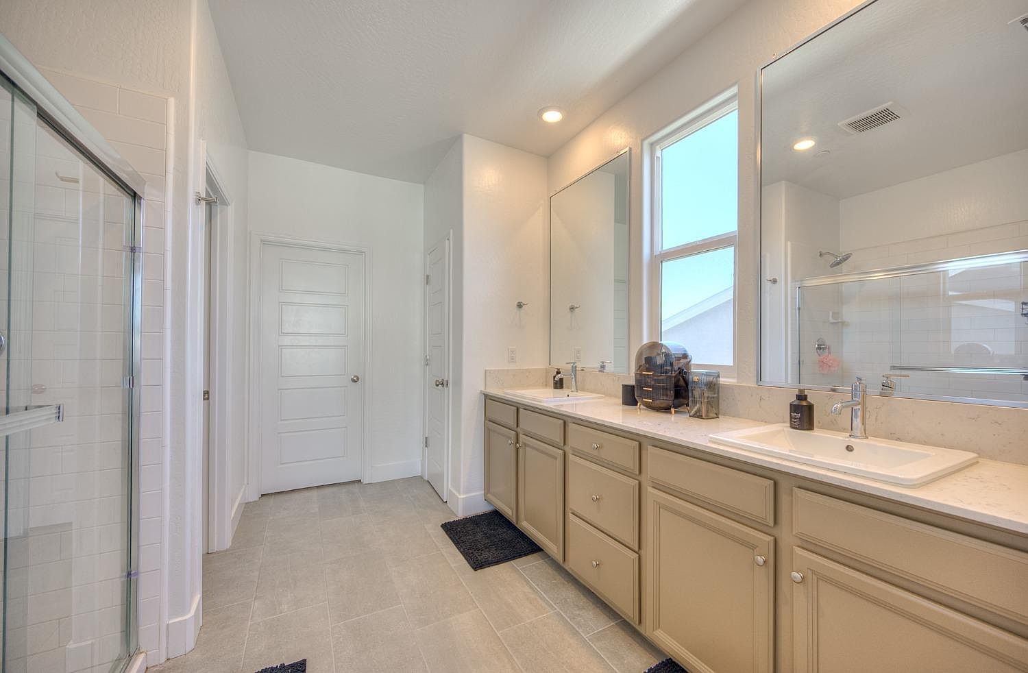 5839 E Belgravia Ave Fresno, CA 93727 | Single Family