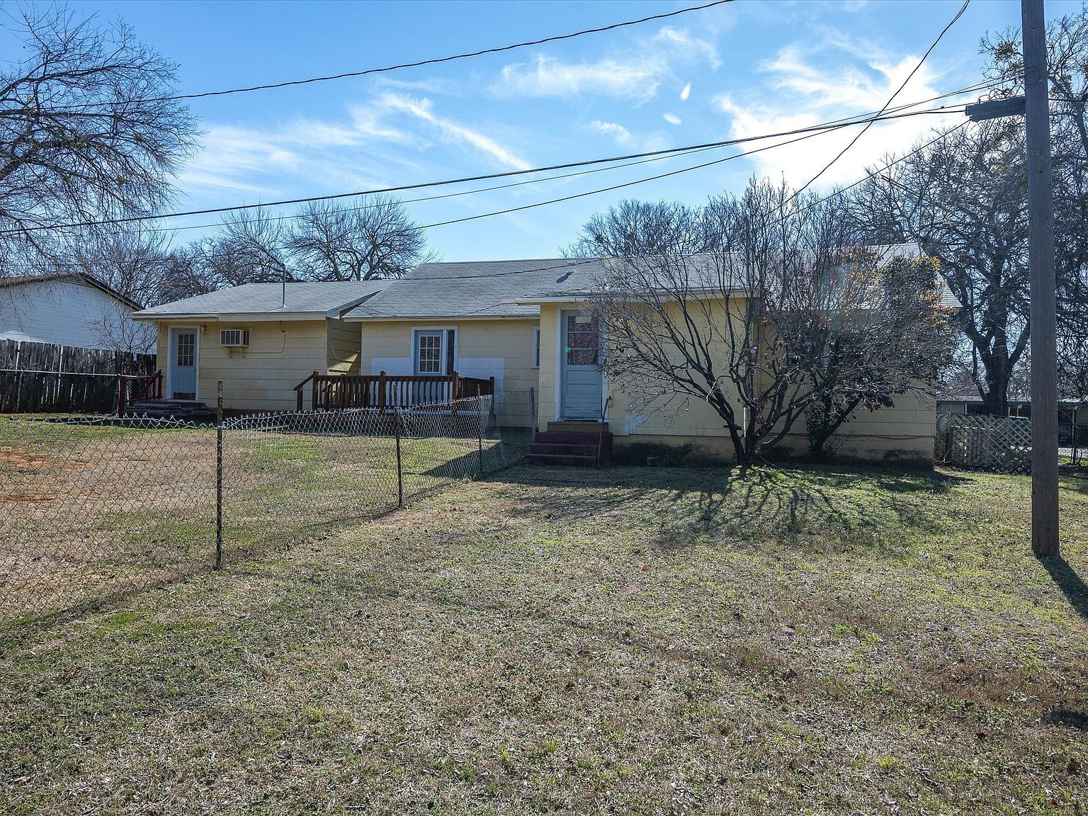 1403 Hovey St Bridgeport, TX 76426  | Single Family