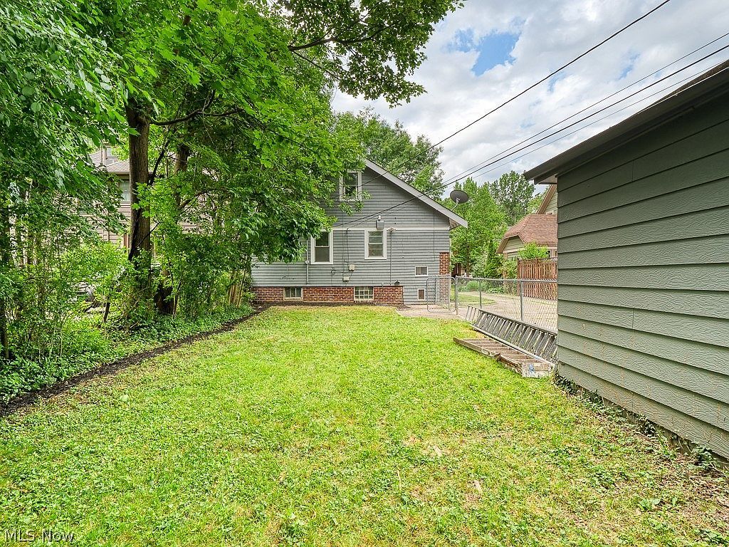 3327 Bradford Rd Cleveland Heights, OH 44118  | Single Family