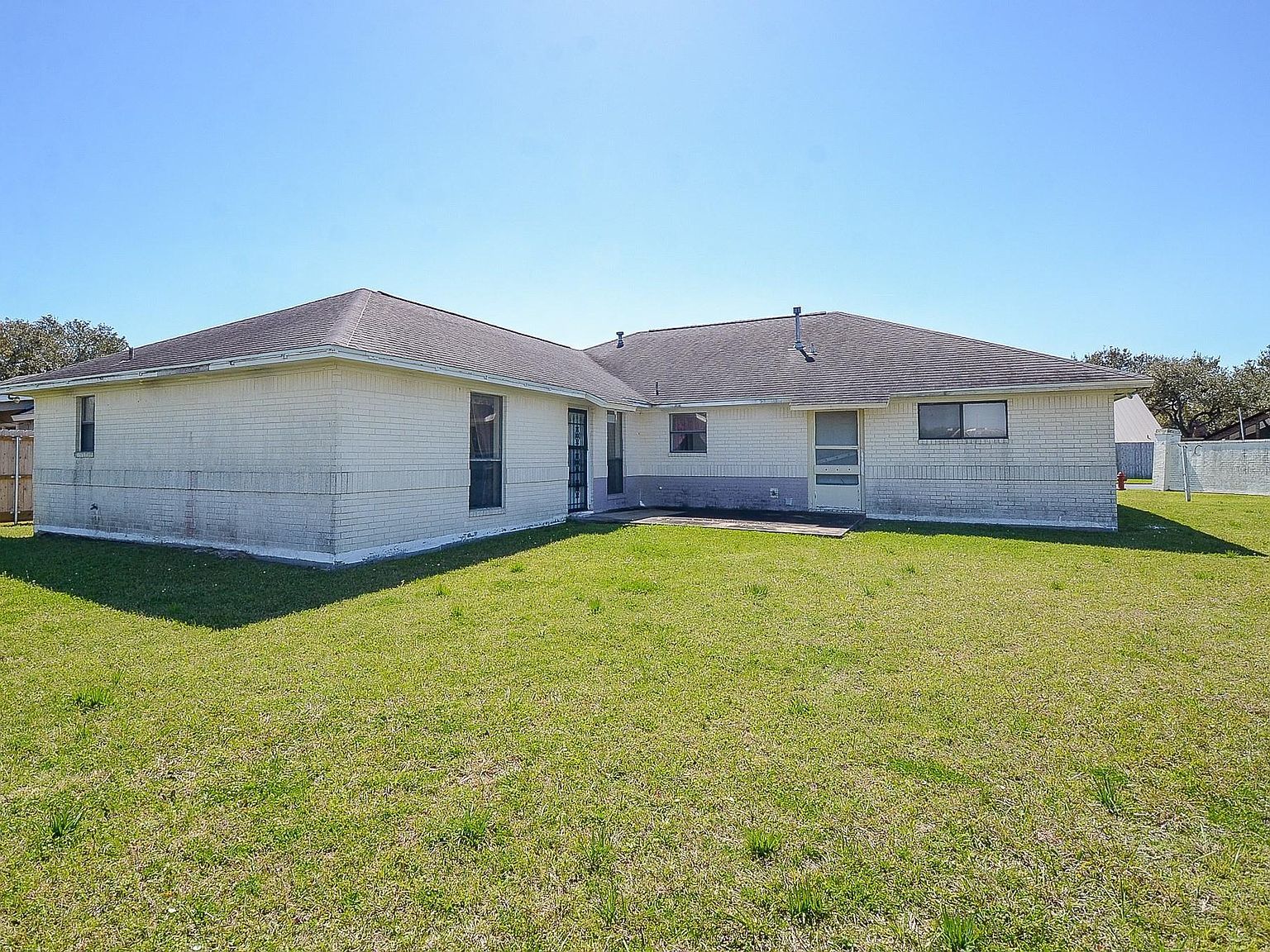 512 Town And Country Dr El Campo, TX 77437  | Single Family