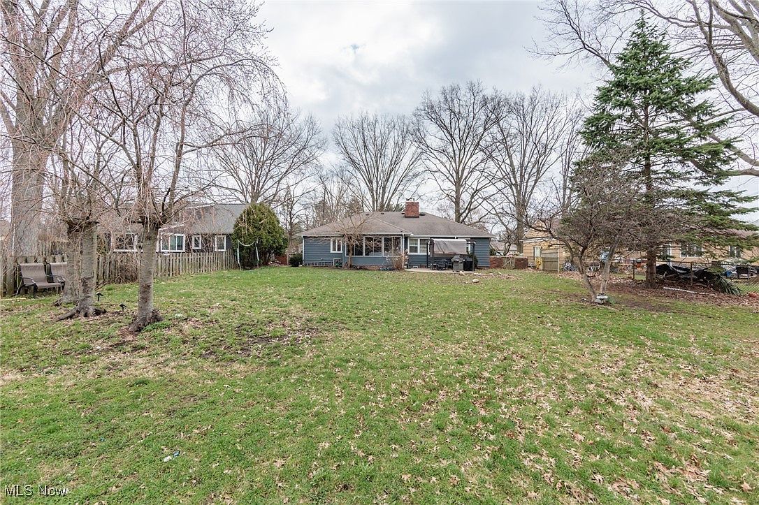 422 Bradley Rd Bay Village, OH 44140 | Single Family