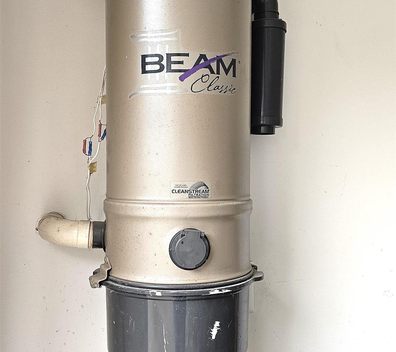 3211 Cherokee Dr Marion, IL 62959  | Single Family