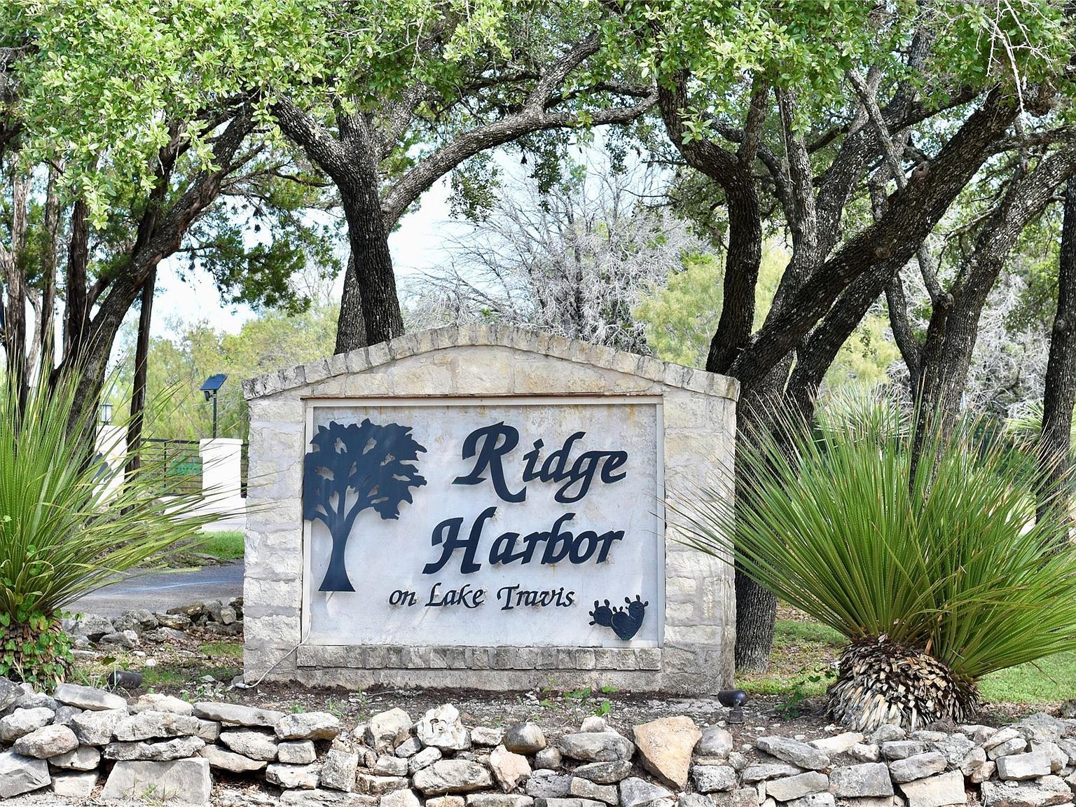 333 Quail Run Ct Spicewood, TX 78669  | Single Family