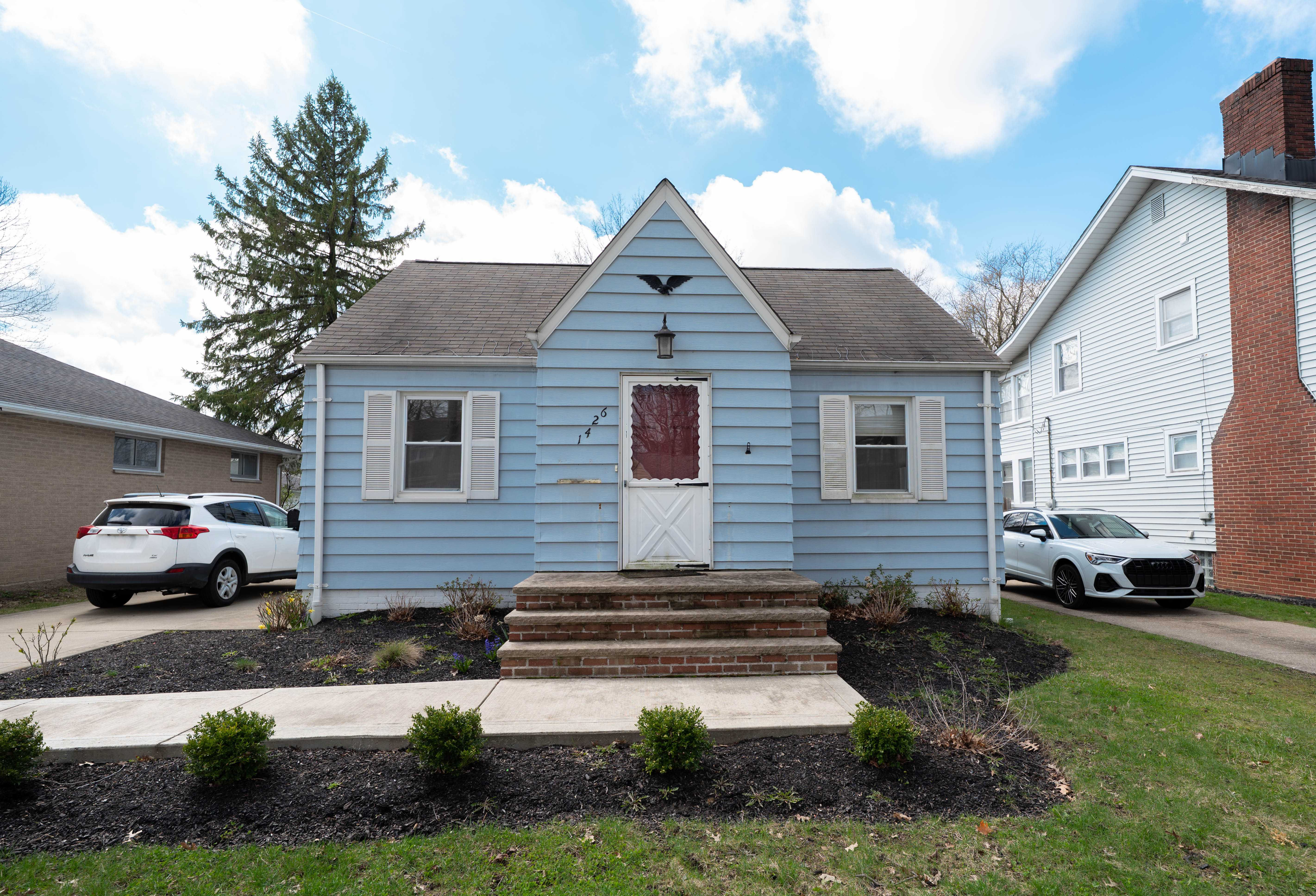 1426 Summit Drive, Mayfield Heights, OH, USA, 44124 - Thumbnail 2