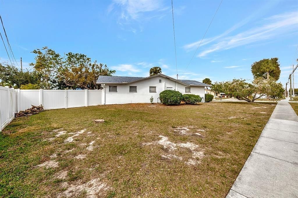 14005 Leeward Dr Seminole, FL 33776  | Single Family