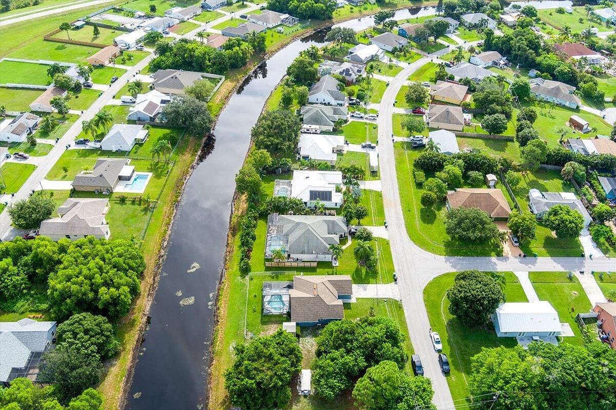 2986 SE Buccaneer Cir Port Saint Lucie, FL 34952  | Single Family