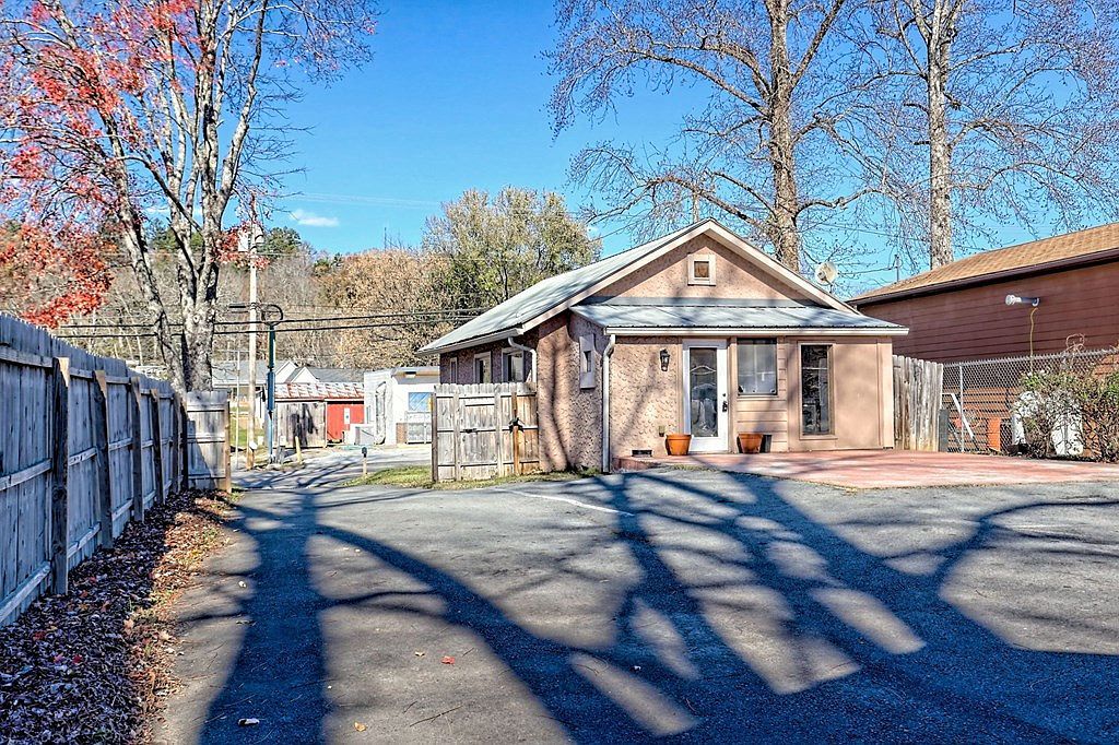 324 Hill St Murphy, NC 28906  | Single Family