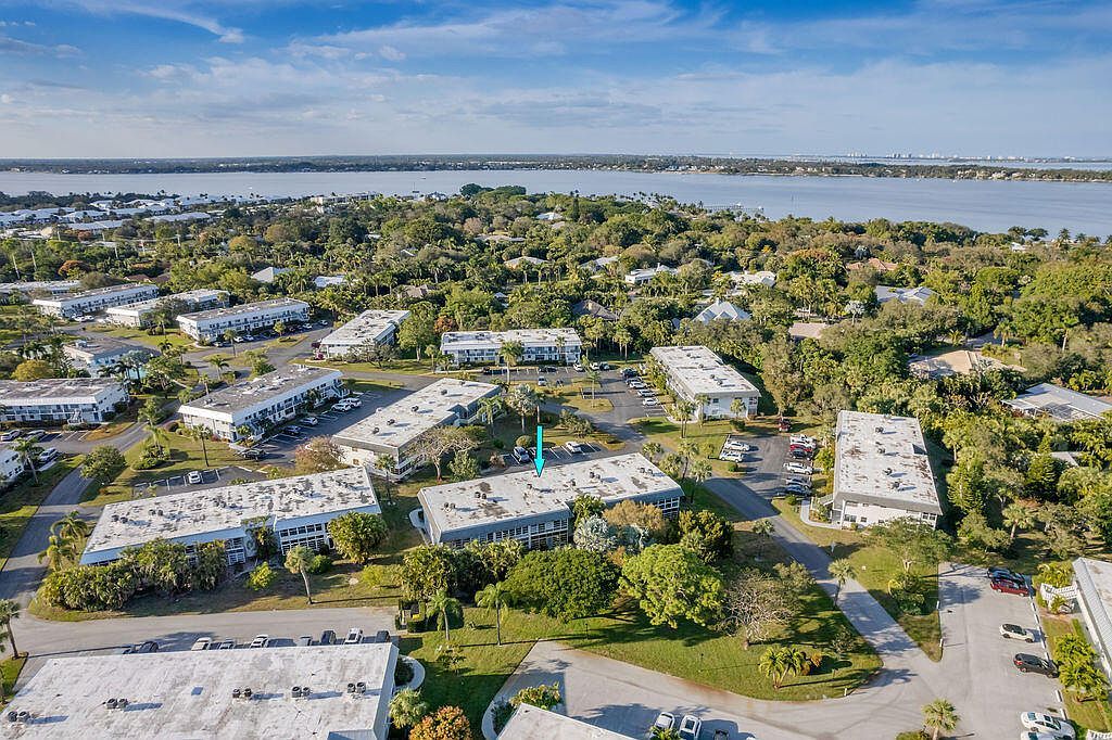 2929 SE Ocean Blvd APT 130-8 Stuart, FL 34996  | Condominium