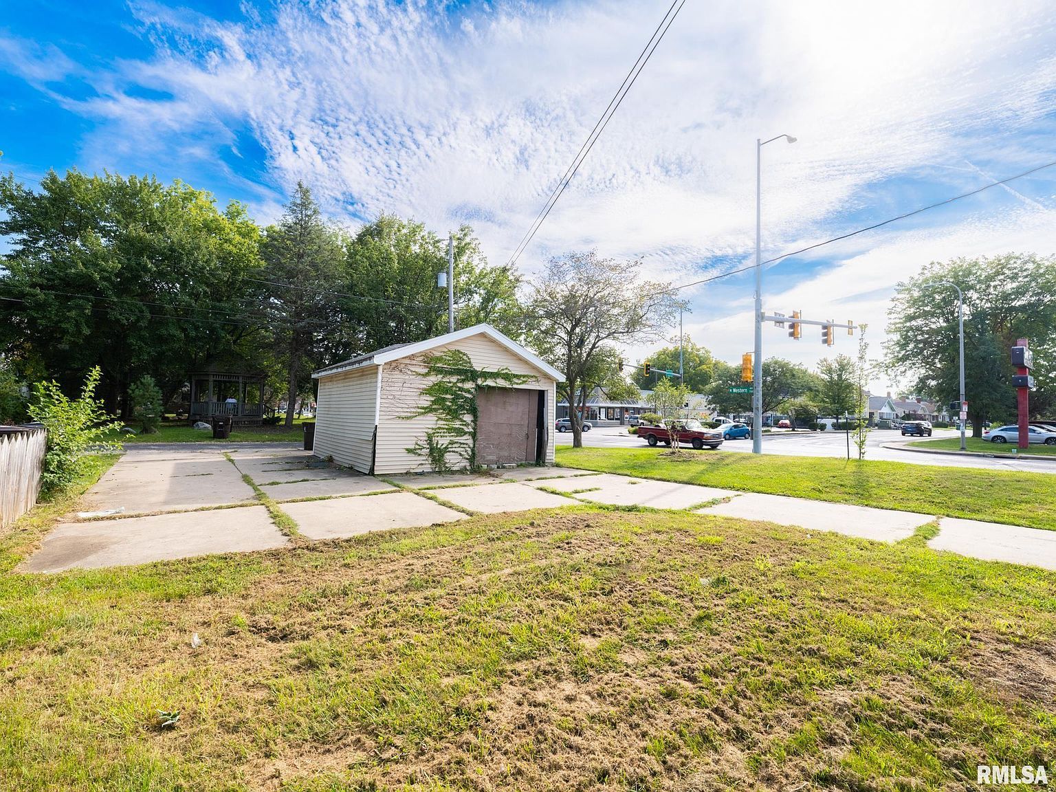 1820 W Bradley Ave Peoria, IL 61606  | Single Family