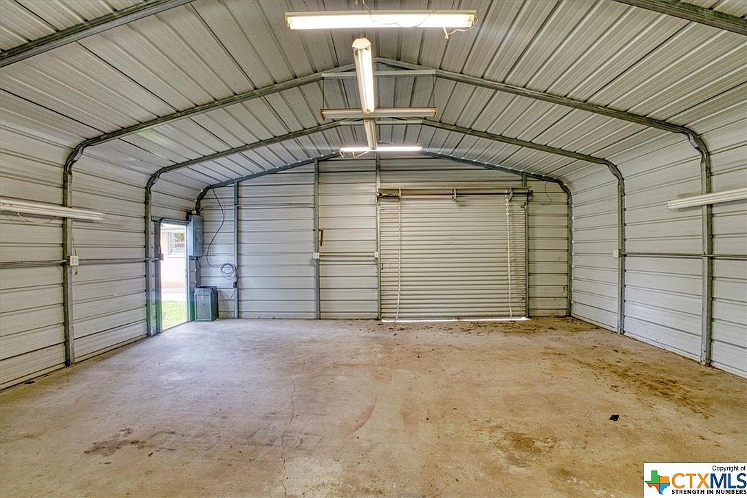 1903 S 13th St Temple, TX 76504  | Single Family