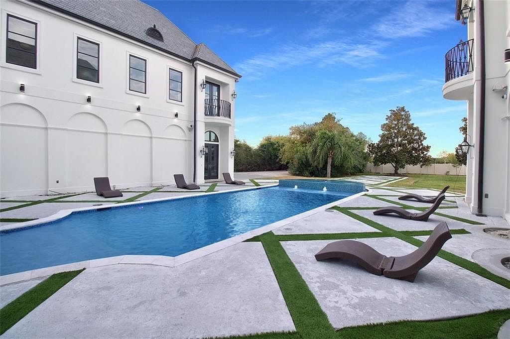 6 Oakland Rd Kenner, LA 70065  | Single Family