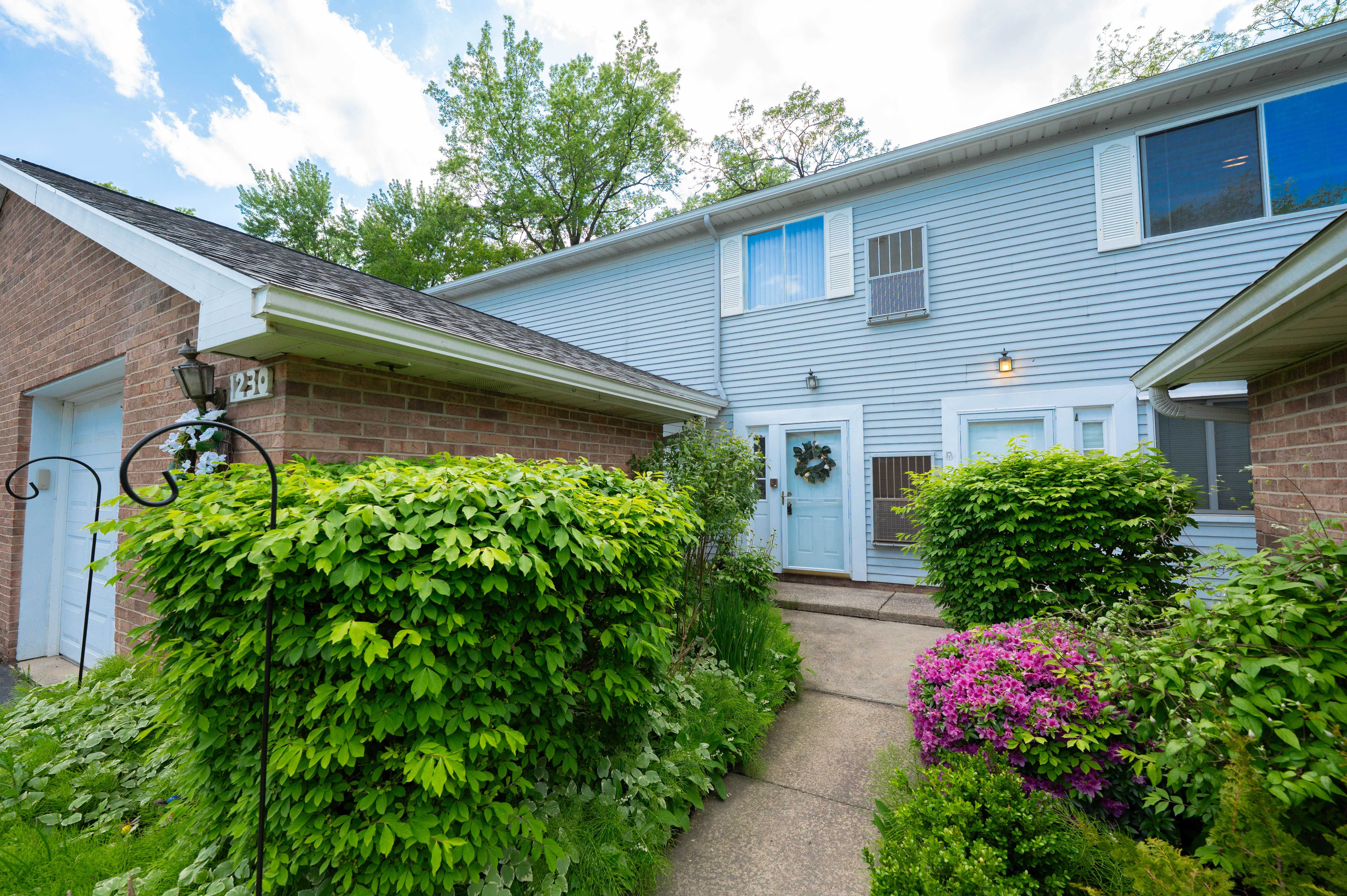 1230 Ramblewood Trail, Cleveland, OH, USA, 44121 - Thumbnail 3