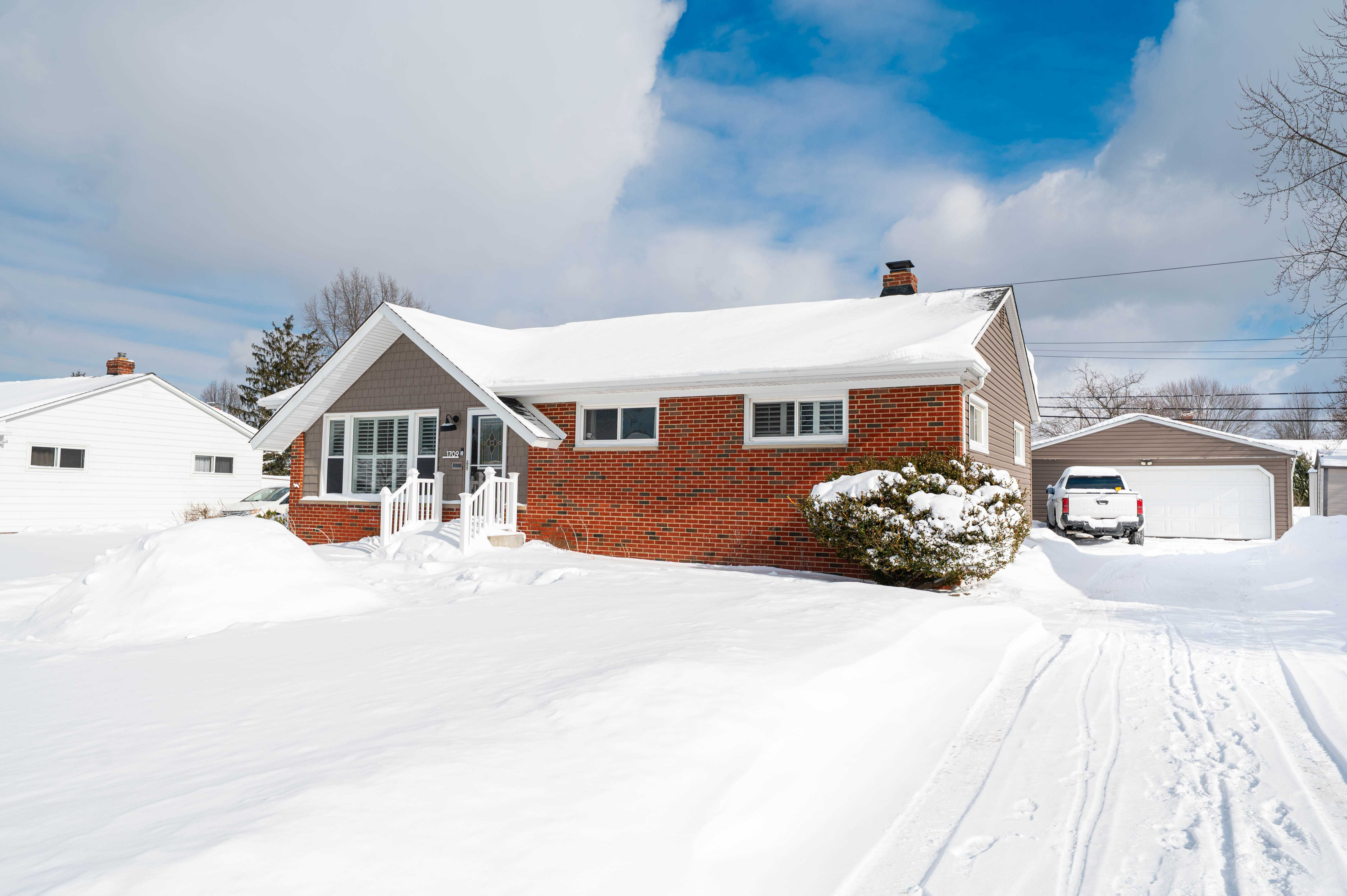 1709 Roselawn Road, Mayfield Heights, OH, USA, 44124  | Single Family