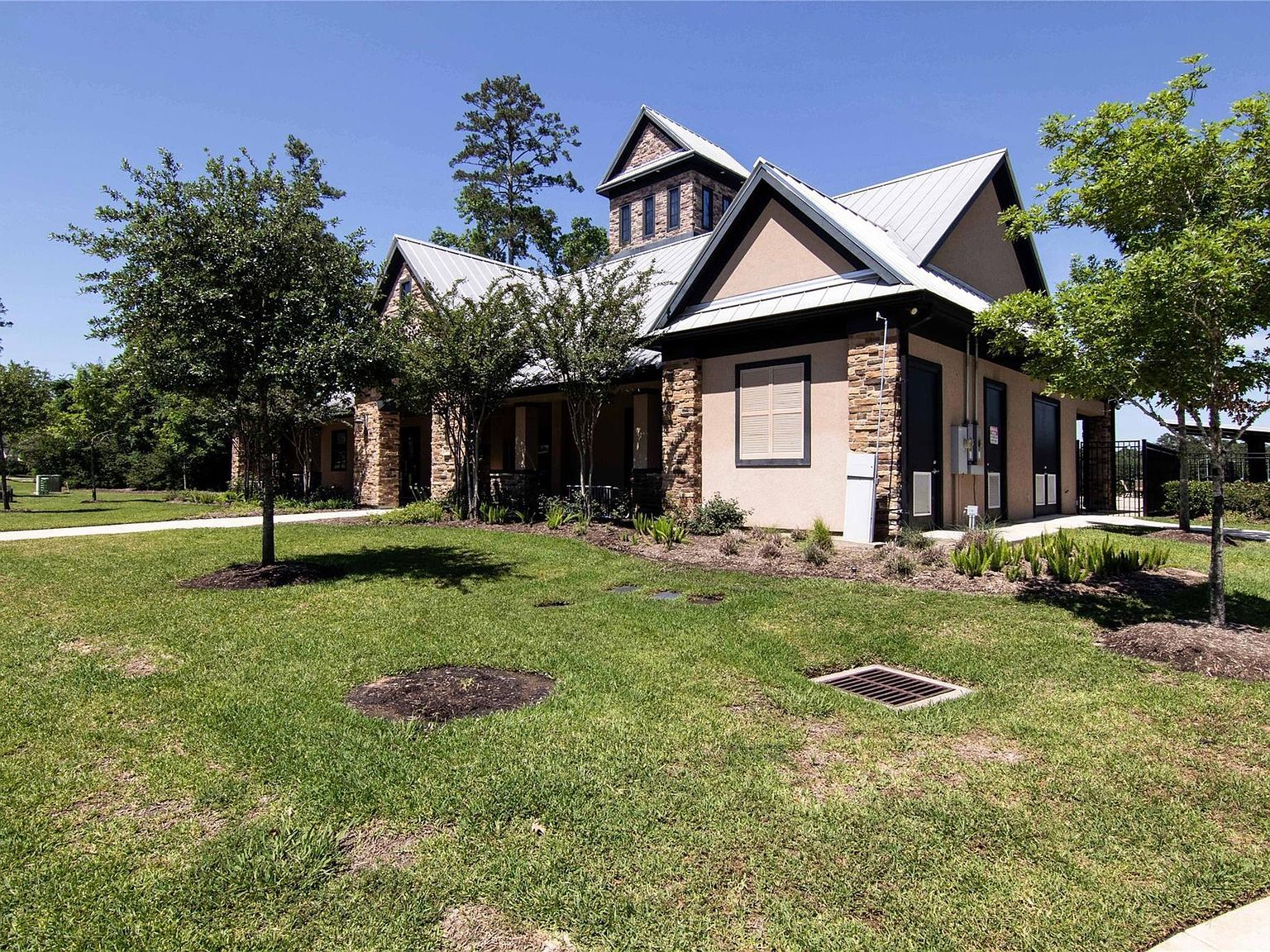 527 Willow Canyon Ln Pinehurst, TX 77362  | Single Family
